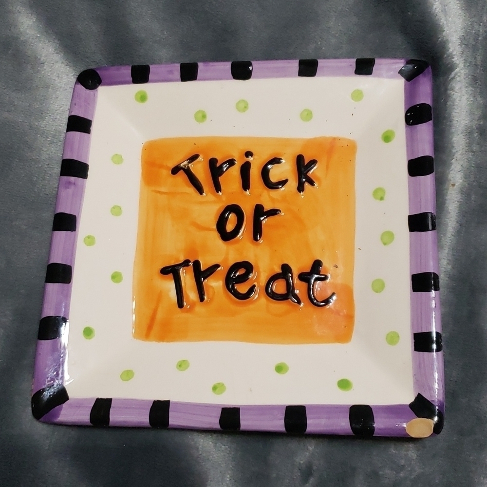 Set of 3 Halloween Decorative Plates - Picture 2 of 7